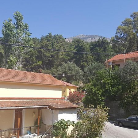 Moustakis Hotel Agia Efimia Extérieur photo