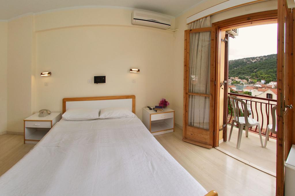 Moustakis Hotel Agia Efimia Chambre photo