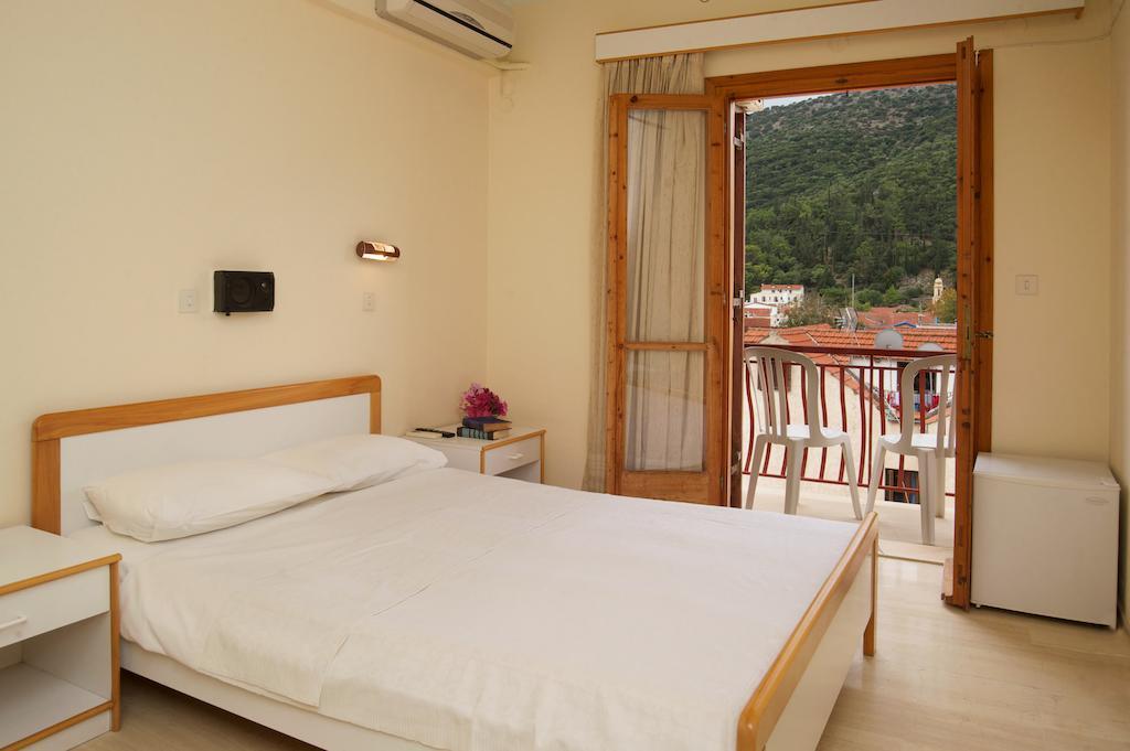 Moustakis Hotel Agia Efimia Chambre photo